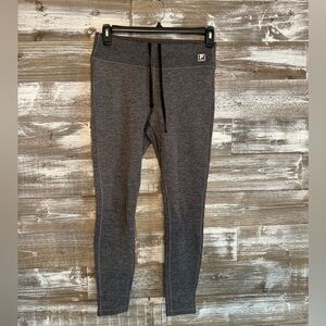 SOLD Fila Sport tapered leg insulated leggings Size Medium Heather Grey/black